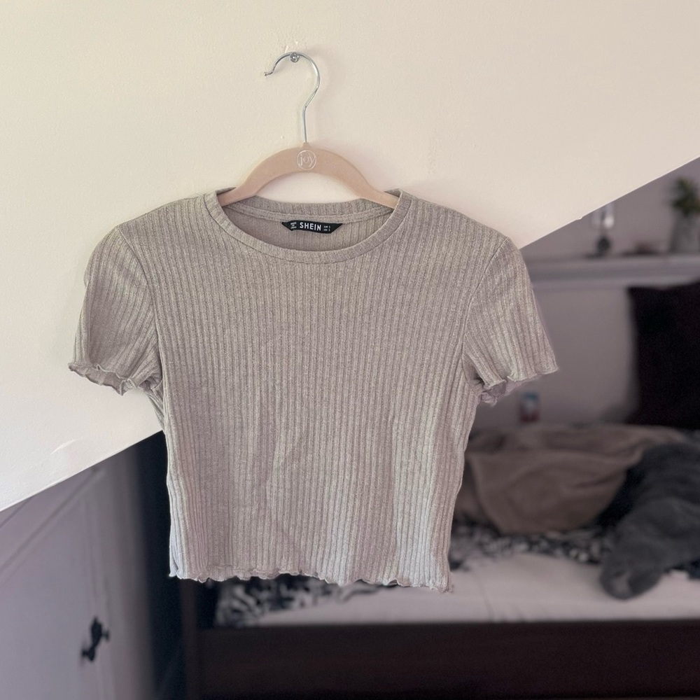 grey short sleeve too